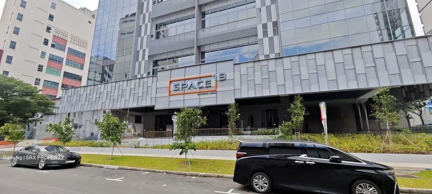 Space 18 (D12), Factory #568044911